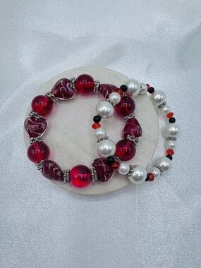 Red & Pearl Stretch Bracelet Set – Heart Glass Beads & Faux Pearls